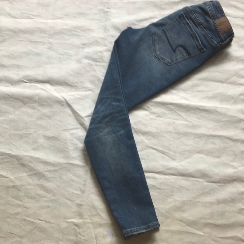 NWT American Eagle sz4Short Hi-Rise Jegging